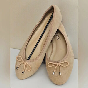 Musshoe bow decor tan flats slip ons